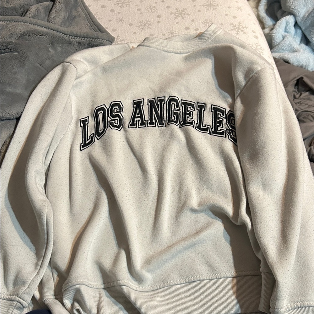 Rue21 Cream Los Angeles Sweatshirt